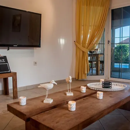 Villa Mar - 4 Bedrooms, Aircon, Private Pool, Wifi, Golf View *