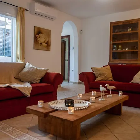 Mar - 4 Bedrooms, Aircon, Private Pool, Wifi, Golf View Villa