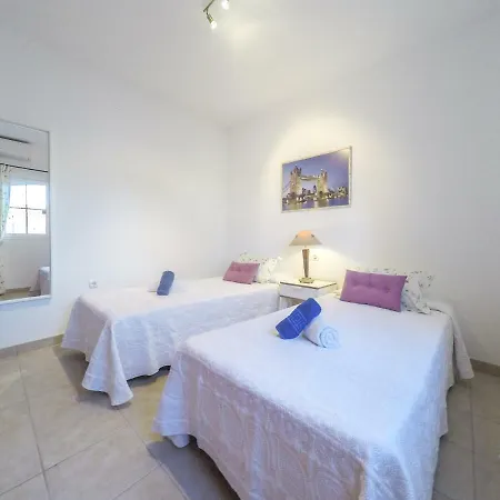Villa Mar - 4 Bedrooms, Aircon, Private Pool, Wifi, Golf View *