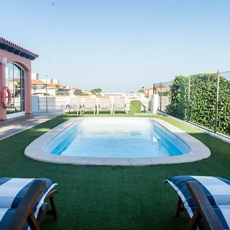 Villa Mar - 4 Bedrooms, Aircon, Private Pool, Wifi, Golf View