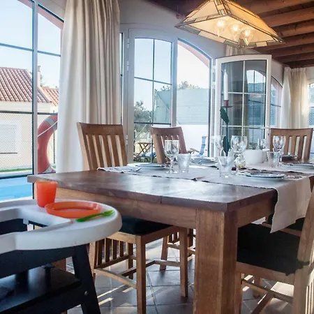 Villa Mar - 4 Bedrooms, Aircon, Private Pool, Wifi, Golf View