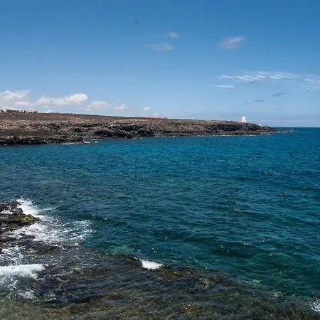 Mar - 4 Bedrooms, Aircon, Private Pool, Wifi, Golf View Villa
