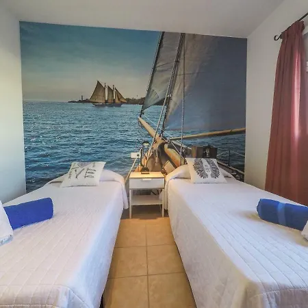 Mar - 4 Bedrooms, Aircon, Private Pool, Wifi, Golf View